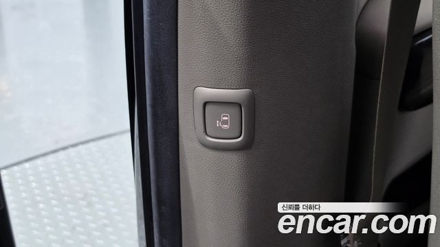 Kia Canival 2015 — photo 28