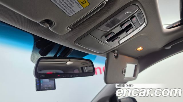 Kia Canival 2015 — photo 29