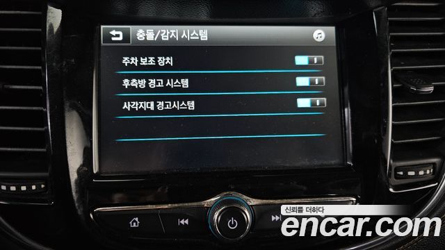 Chevrolet Korea Trax 2017 — photo 18