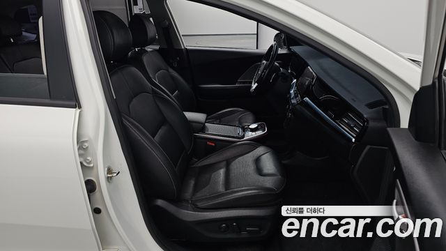 Kia Niro 2023 — photo 13