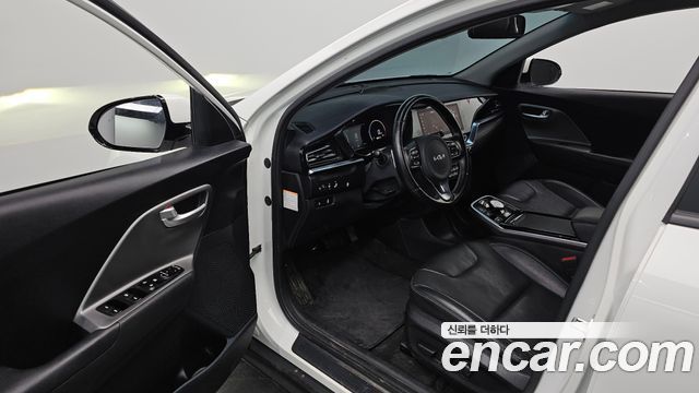 Kia Niro 2023 — photo 17