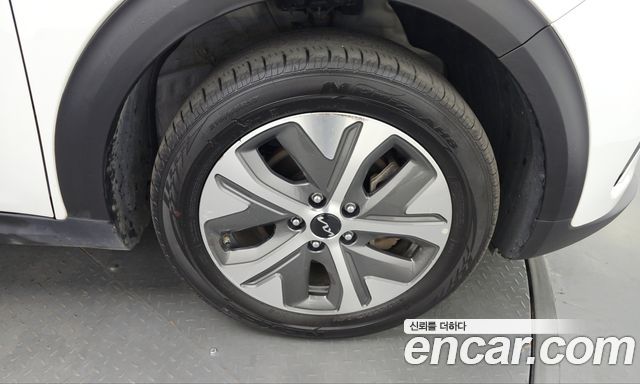 Kia Niro 2023 — photo 7