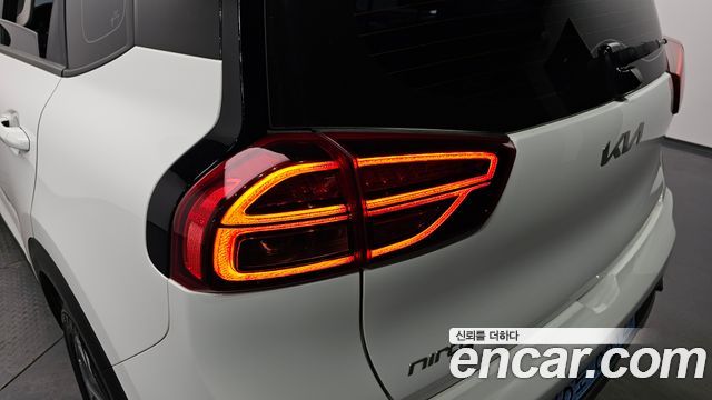 Kia Niro 2023 — photo 9