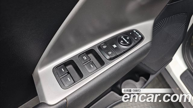 Kia Niro 2023 — photo 28