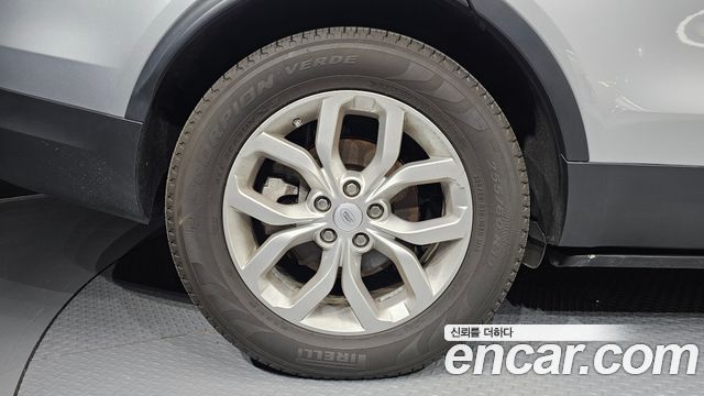 Land Rover Discovery 2018 — photo 5