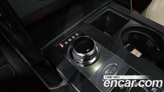 Land Rover Discovery 2018 — photo 9