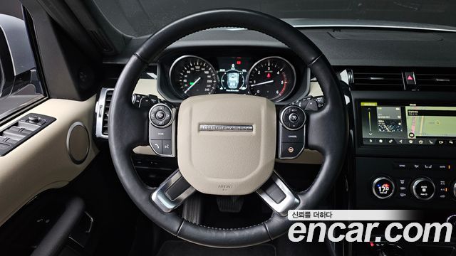 Land Rover Discovery 2018 — photo 13