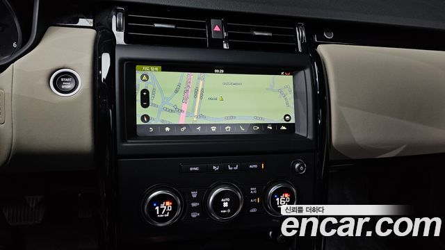 Land Rover Discovery 2018 — photo 15