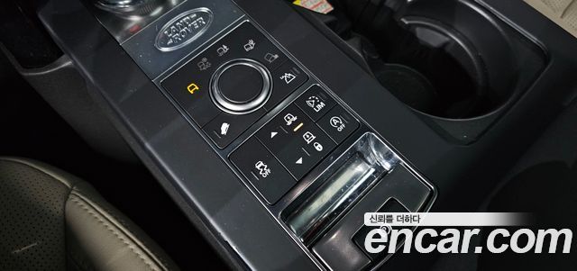 Land Rover Discovery 2018 — photo 18