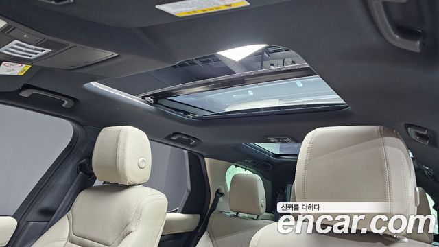 Land Rover Discovery 2018 — photo 19