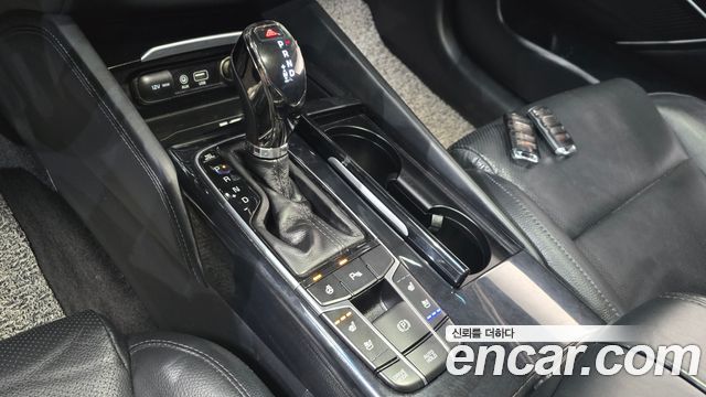 Kia K7 2017 — photo 12
