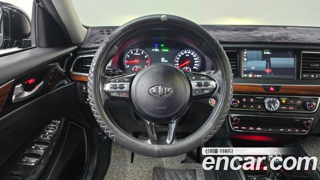 Kia K7 2017 — photo 18