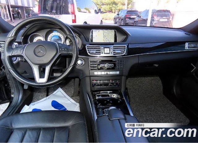 Mercedes-Benz E-Class 2015 — photo 8