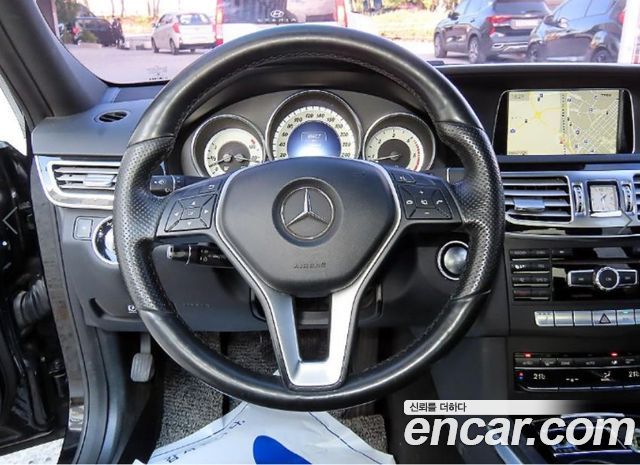 Mercedes-Benz E-Class 2015 — photo 9