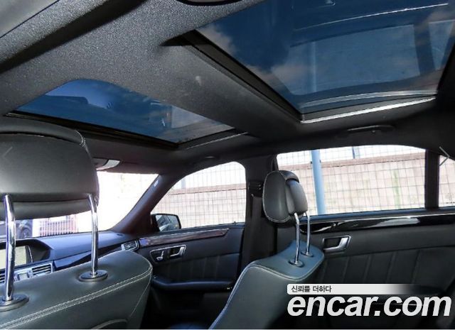 Mercedes-Benz E-Class 2015 — photo 17