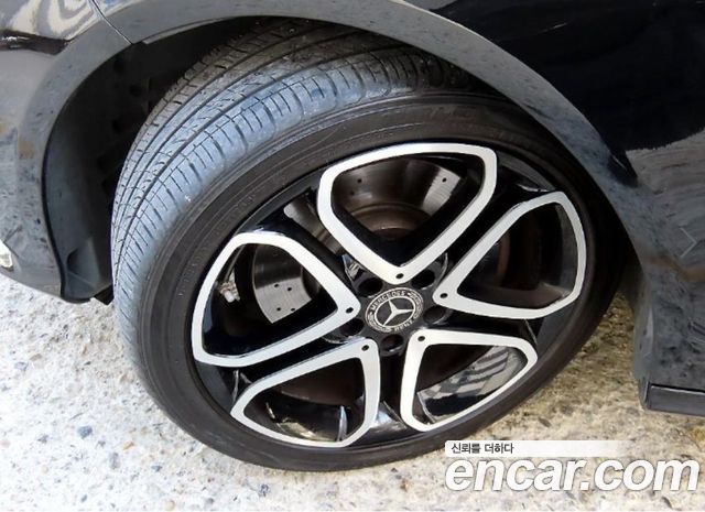 Mercedes-Benz E-Class 2015 — photo 20