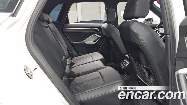 Audi Q3 2022 — photo 17