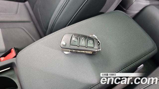Audi Q3 2022 — photo 24