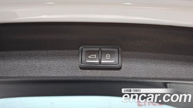 Audi Q3 2022 — photo 26