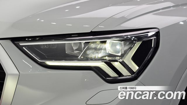 Audi Q3 2022 — photo 8