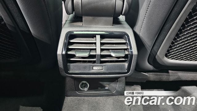 Audi Q3 2022 — photo 31