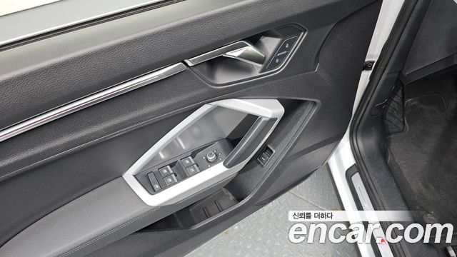 Audi Q3 2022 — photo 34
