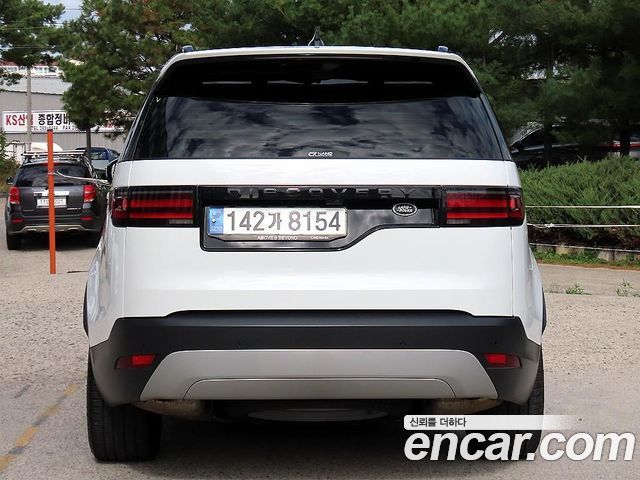 Land Rover Discovery 2023 — photo 4