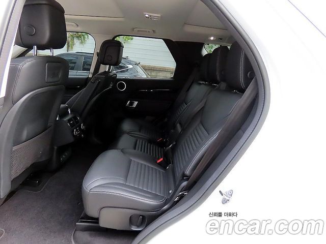 Land Rover Discovery 2023 — photo 7