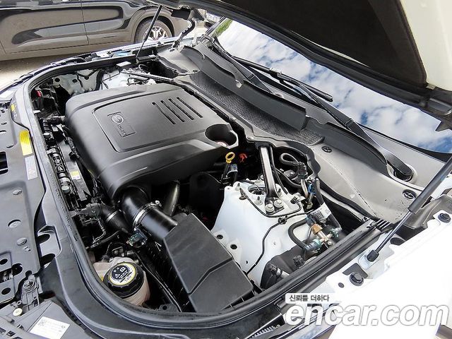 Land Rover Discovery 2023 — photo 19