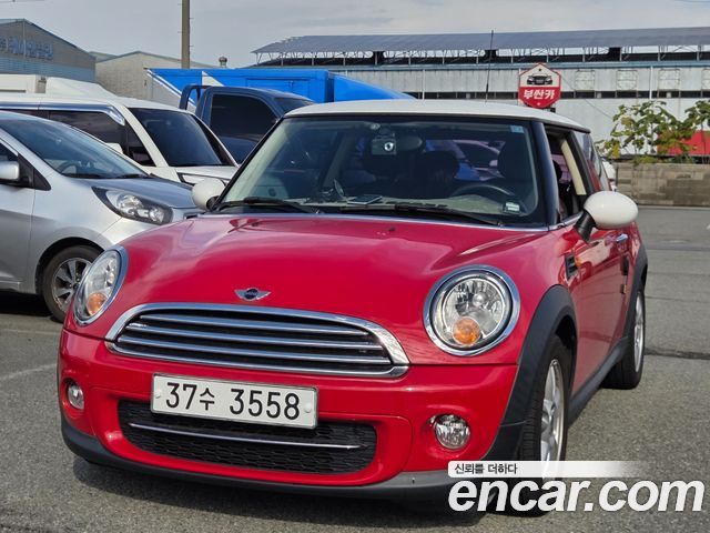 Mini Cooper 2013 — photo 1