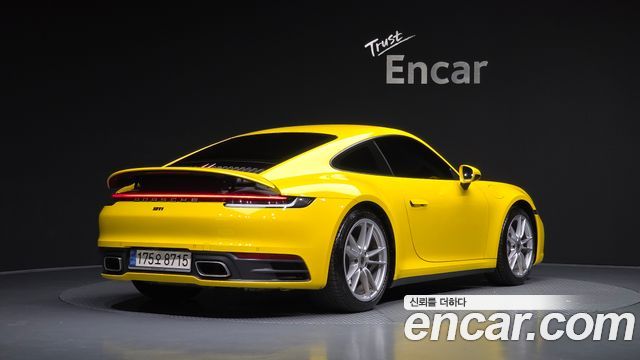 Porsche 911 2020 — photo 2