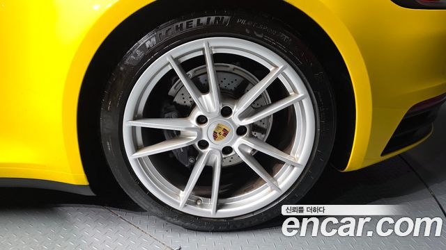Porsche 911 2020 — photo 5
