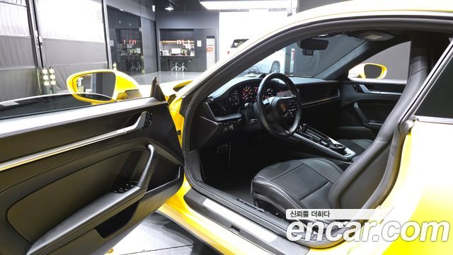 Porsche 911 2020 — photo 13