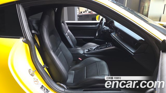 Porsche 911 2020 — photo 17