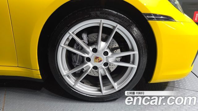 Porsche 911 2020 — photo 7