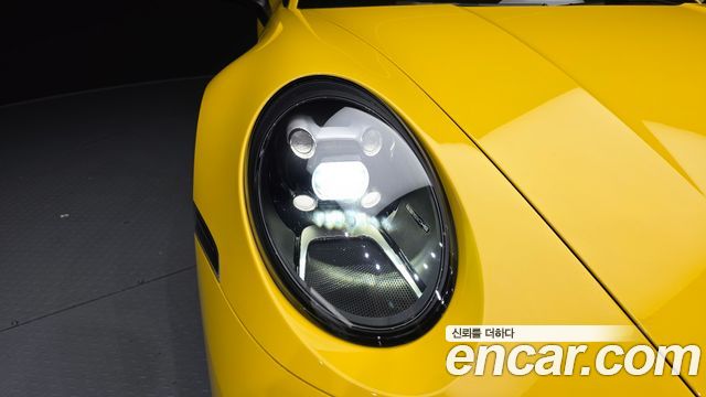 Porsche 911 2020 — photo 8