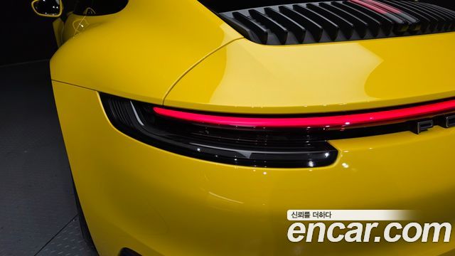 Porsche 911 2020 — photo 9