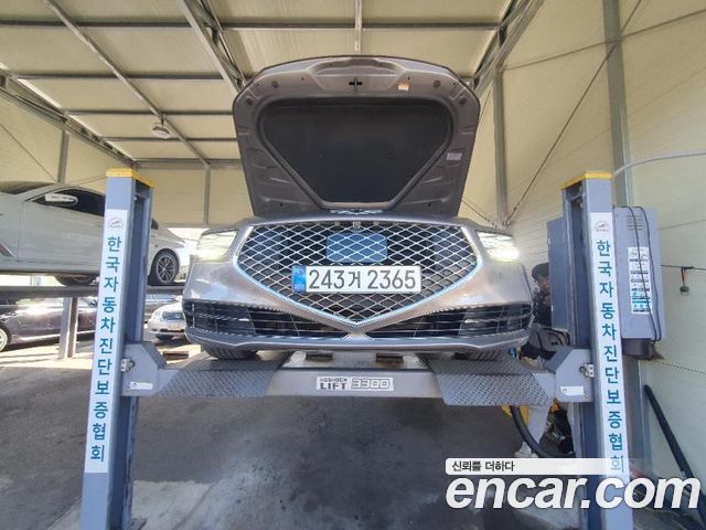 Genesis G90 2019 — photo 1