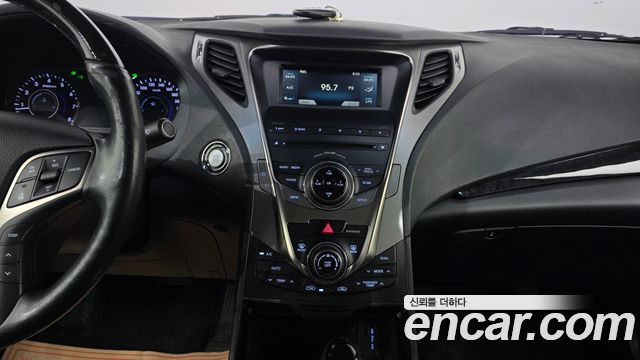 Hyundai Grandeur 2014 — photo 22