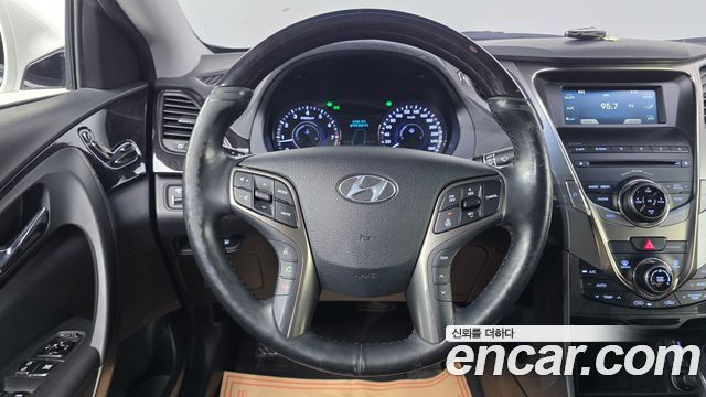 Hyundai Grandeur 2014 — photo 24