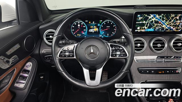 Mercedes-Benz GLC-Class 2022 — photo 13
