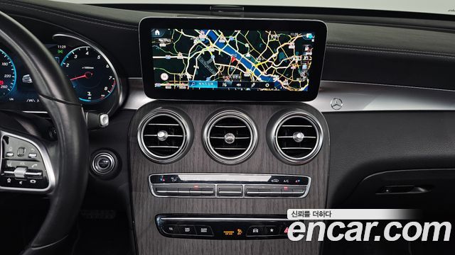 Mercedes-Benz GLC-Class 2022 — photo 14