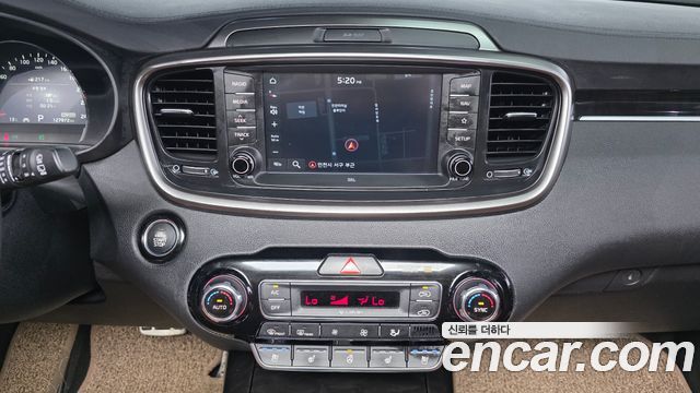Kia Sorento 2018 — photo 20