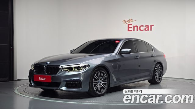 BMW 5-Series 2019 — photo 1