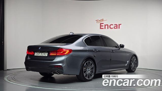 BMW 5-Series 2019 — photo 2