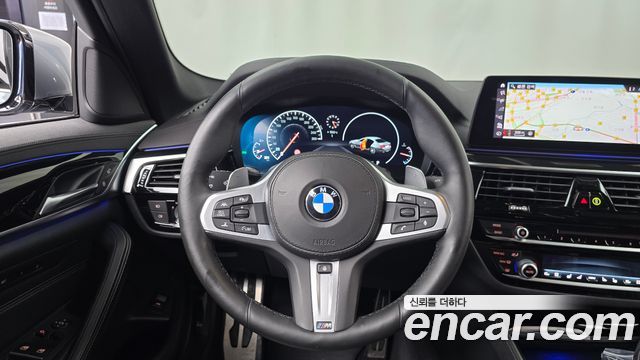 BMW 5-Series 2019 — photo 19
