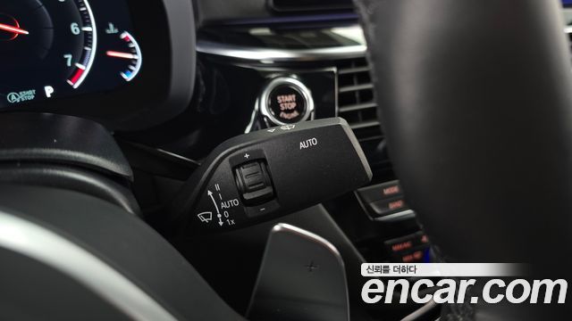 BMW 5-Series 2019 — photo 27