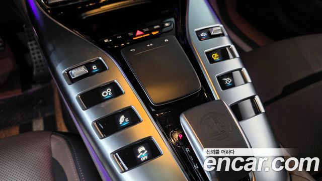 Mercedes-Benz AMG GT 2021 — photo 12