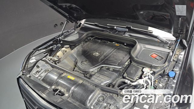 Mercedes-Benz GLS-Class 2025 — photo 6