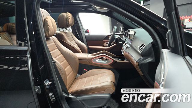 Mercedes-Benz GLS-Class 2025 — photo 18